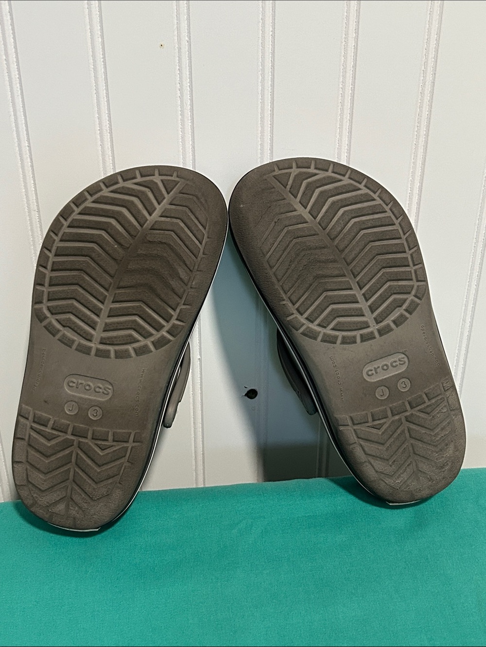 CROCS Kids’ Crocband Clog in light grey Sz: J3 - Picture 9 of 12